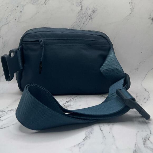 New Everyday Ocean Blue Standard Size Fanny Pack / Waist Pack - Picture 3 of 6